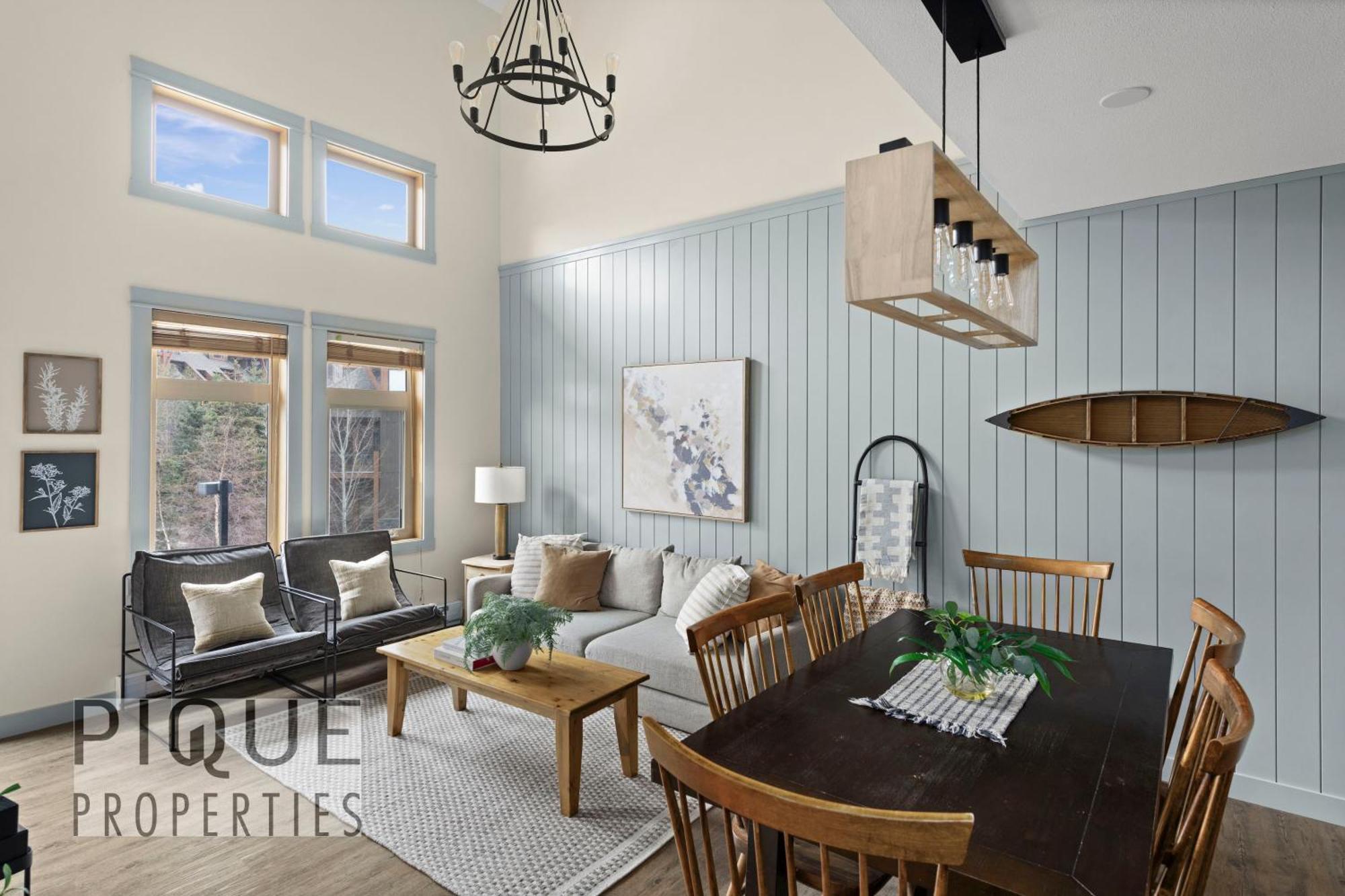 Mountain Loft Retreat, Heated Pool & Hot Tub, Ug Parking, Balcony, Wifi! Appartement Canmore Buitenkant foto